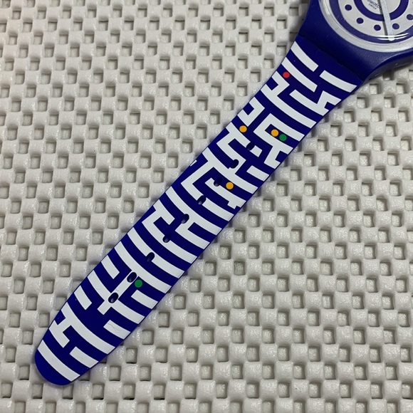 Swatch Watch - SUOZ279 - FOLLOW THE DOTS - Club Special 2018 - Picture 4 of 10